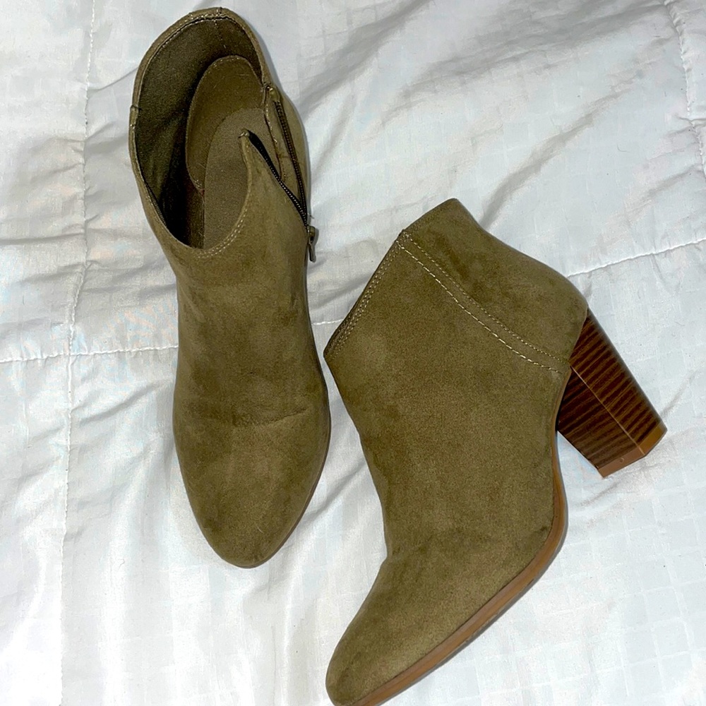 Old navy tan booties